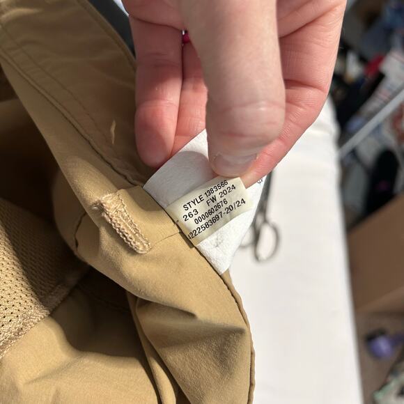 Under Armour Shorts Mens 38 Khaki Golf Performance Stretch Lightweight Quick Dry - Picture 6 of 8